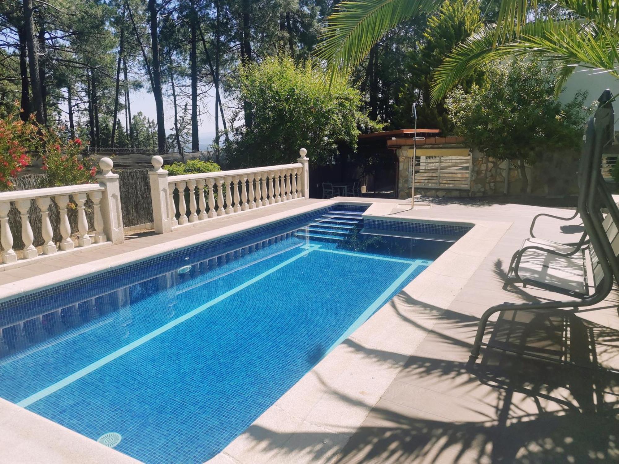Bonita Casa En El Bosque - * El Tiemblo